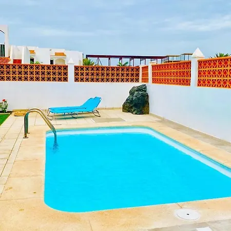 Golden Wave Surf Villa *