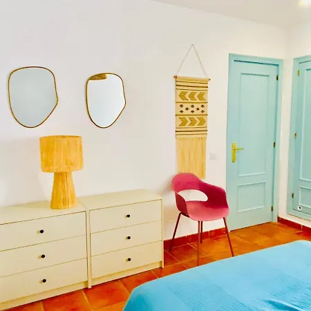 فيلة Golden Wave Surf