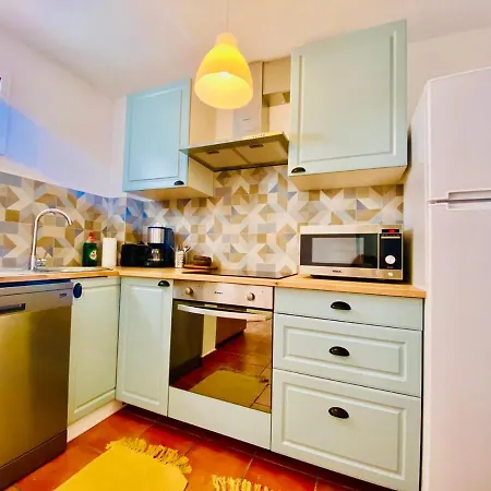 Golden Wave Surf فيلة *